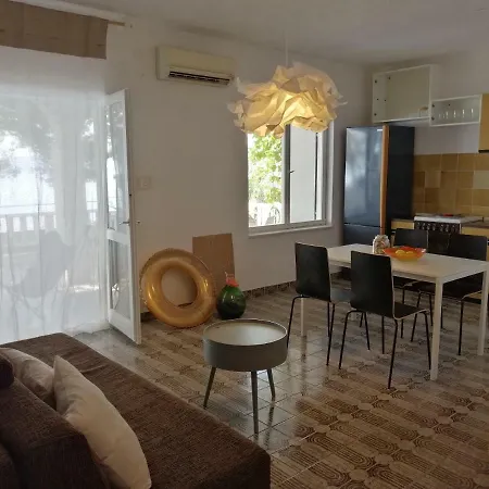 With Stunning Sea View Apartman